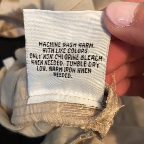 Great condition Macy’s hotel collection queen size duvet cover. Beige/gold color - Picture 4 of 5